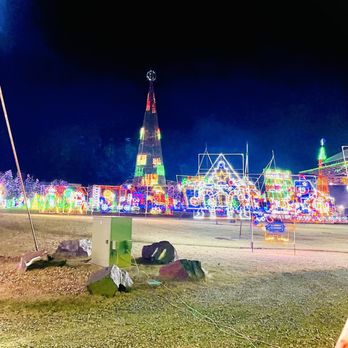 Bentleyville - Dancing tree of lights - Tours Near Me - Duluth, Minnesota