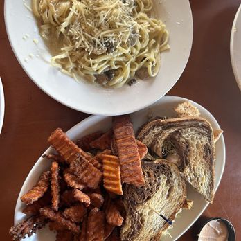 Perfect Pear Bistro - New American Near Me - Tempe, Arizona
