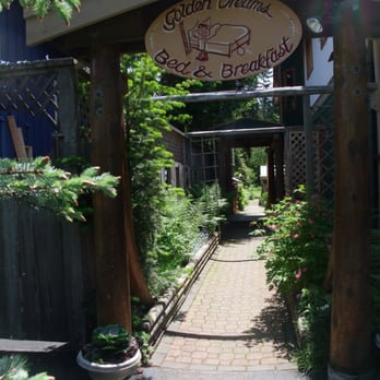 Golden Dreams Bed & Breakfast - the guest entrance-side door - Bed & Breakfast Near Me - Whistler, British Columbia