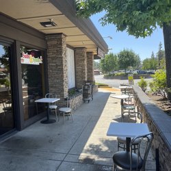 Subs & Spuds - Outdoor seating