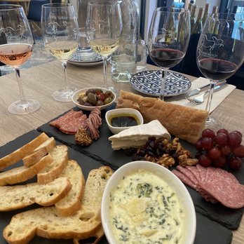 3 Horse Ranch Vineyards - Wine flights, spinach artichoke dip, charcuterie board - Wine Tasting Room Near Me - Eagle, Idaho 3 Horse Ranch Vineyards - Wine flights, spinach artichoke dip, charcuterie board - Wine Tasting Room Near Me - Eagle, Idaho
