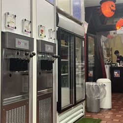 FrozenYo - Long wall of flavors there are seven of them tonight! Delicious!