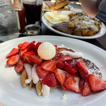 Herm's Inn - Stuffed French toast - Breakfast & Brunch Near Me - Logan, Utah Herm's Inn - Stuffed French toast - Breakfast & Brunch Near Me - Logan, Utah