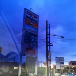 Green Hills Exxon Convenience Store
