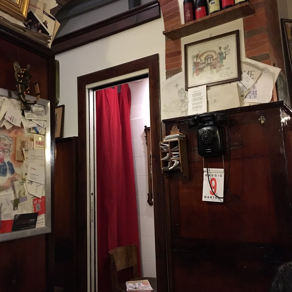 Trattoria da Alfredo e Ada - Authentic decor and cozy atmosphere. - Italian Near Me - Rome, RM