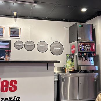 Twisted Pies Pizzeria - Pizza Near Me - Mesa, Arizona