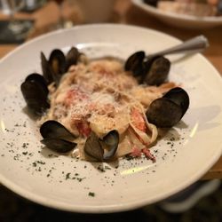 Galyn's - Seafood Fettuccine
