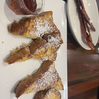 Harry's Restaurant - French Toast - Breakfast & Brunch Near Me - Houston, Texas
