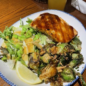 Red Lobster - Sesame-Soy Salmon* Bowl - Seafood Near Me - San Jose, California