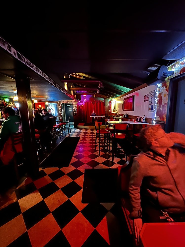 Little Rose Tavern, Cleveland Roadtrippers