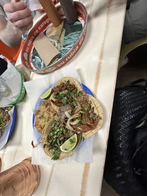 EL TRAGON TAQUERIA by null