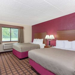 AmericInn by Wyndham Burlington - Guest room