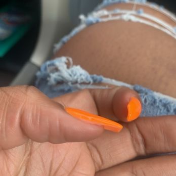 Venice Spa & Nails - Poorly constructed nail (zero apex support) - Nail Salons Near Me - Temple, Texas Venice Spa & Nails - Poorly constructed nail (zero apex support) - Nail Salons Near Me - Temple, Texas