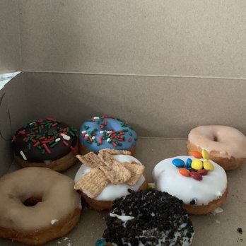 Mini Donut Factory - Donuts Near Me - Wheeling, Illinois