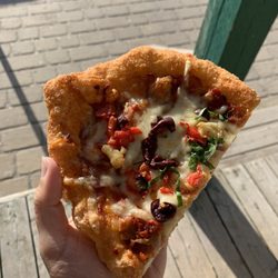 La Boulangerie Dans Un Village - They cut the pizza in half for me