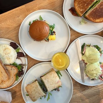 Bruce & Son - BLT, egg sandwich, steak sandwich - American Near Me - Greenport, New York