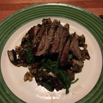Applebee's Grill + Bar - Pepper-crusted sirloin with whole grains. - American Near Me - Bartlett, Tennessee