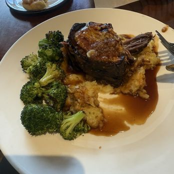 The Golden Lamb - Short Ribs - American Near Me - Lebanon, Ohio The Golden Lamb - Short Ribs - American Near Me - Lebanon, Ohio