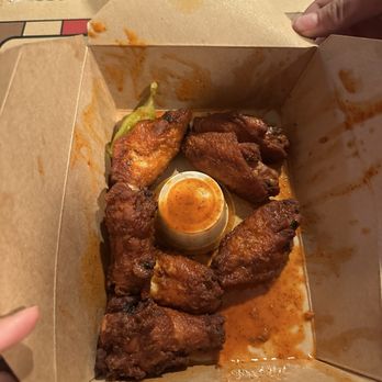 Thunderbolt Pizza - wings - Pizza Near Me - Long Beach, California Thunderbolt Pizza - wings - Pizza Near Me - Long Beach, California