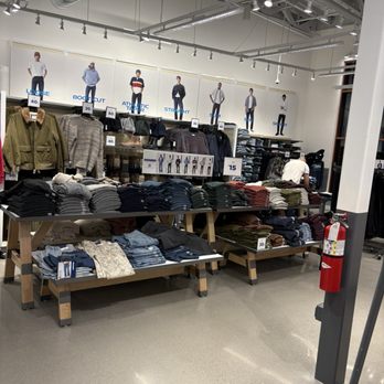 Old Navy - Women's Clothing Near Me - Ventura, California