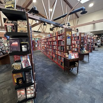 Bookmans Entertainment Exchange - Music & DVDs Near Me - Tucson, Arizona