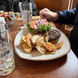 Pine Knot Tavern - Hamburger with chips.