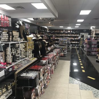 Manhattan Beauty Supply - Make up, hair products and much more - Wigs Near Me - Norfolk, Virginia