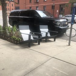 Alif Limo - Waiting clients