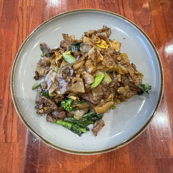 Chalong Thai Street Kitchen - Pad See Ew Beef - Thai Near Me - Las Vegas, Nevada Chalong Thai Street Kitchen - Pad See Ew Beef - Thai Near Me - Las Vegas, Nevada