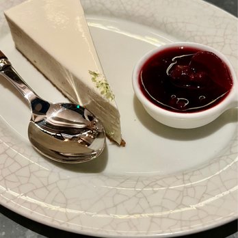 LPM Restaurant & Bar - Gâteau au Formage Frais. - French Near Me - Miami, Florida LPM Restaurant & Bar - Gâteau au Formage Frais. - French Near Me - Miami, Florida