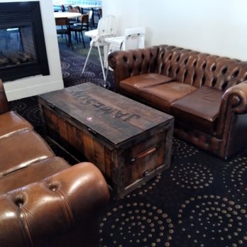 Gisborne Telegraph Hotel - Lounge - Hotels Near Me - Gisborne, VIC