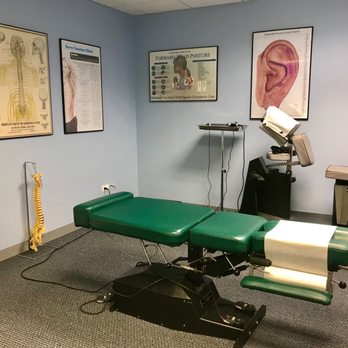 Michael G Luban DC - one of the tables for adjustments - Acupuncture Near Me - Chicago, Illinois
