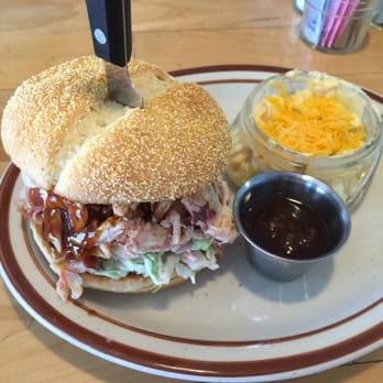 HQ BBQ - Pulled chicken sandwich "HQ style" - Barbeque Near Me - Evansville, Wyoming HQ BBQ - Pulled chicken sandwich "HQ style" - Barbeque Near Me - Evansville, Wyoming