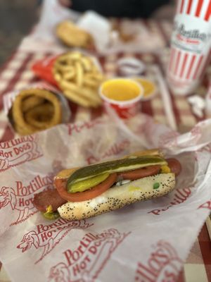Portillo's & Barnelli's Chicago by null