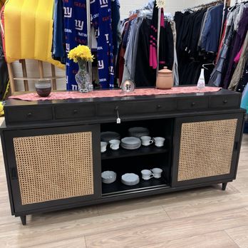 Daniels Resellable - Used, Vintage & Consignment Near Me - Universal City, Texas