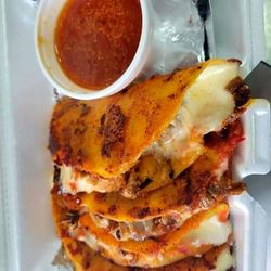 Antijitos Grande - Birria tacos