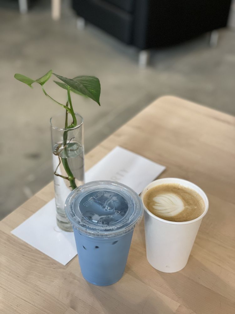 Iris Coffee Lab Logo
