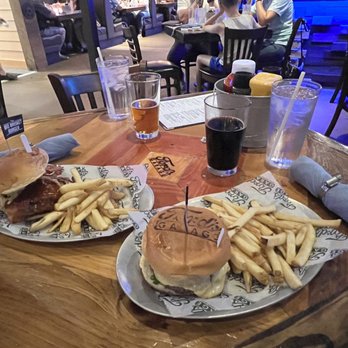 Ford's Garage St. Augustine - Ford's Signature BBQ Brisket Burger - Burgers Near Me - St. Augustine, Florida