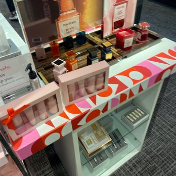 Nordstrom Rack - Little samples for the wifey - Department Stores Near Me - Miami, Florida
