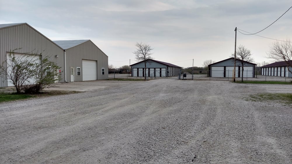 FINISH LINE STORAGE OF OTTAWA Updated June 2024 12 Photos 1578 N