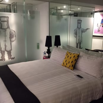 The Cullen - Comfortable firm mattress with crisp white linen - Hotels Near Me - Melbourne, VIC