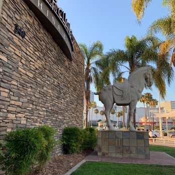 P.F. Chang's - Chinese Near Me - Long Beach, California