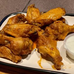 Ollie Gators Pub - Gator Wings with Rondo Sauce