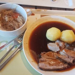 Dinea - Braten mit Klößen und Sauerkraut