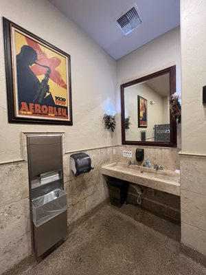 Zephyr Grill & Bar by null