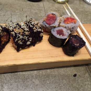 Union - Sushi Roll half white rice half black rice - Japanese Near Me - Chicago, Illinois Union - Sushi Roll half white rice half black rice - Japanese Near Me - Chicago, Illinois