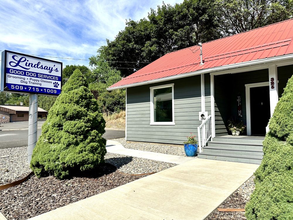 LINDSAY’S GOOD DOG SERVICES Updated October 2024 325 S Grand Ave, Pullman, Washington Pet