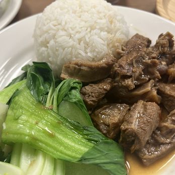 Roasted Duck Noodles - Beef Stew Vegetable Rice Plate - Chinese Near Me - Reno, Nevada