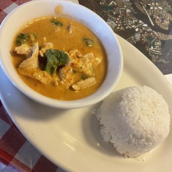 Thai Gardens - Panay curry chicken broccoli instead of bell peppers - Thai Near Me - Fort Myers, Florida Thai Gardens - Panay curry chicken broccoli instead of bell peppers - Thai Near Me - Fort Myers, Florida