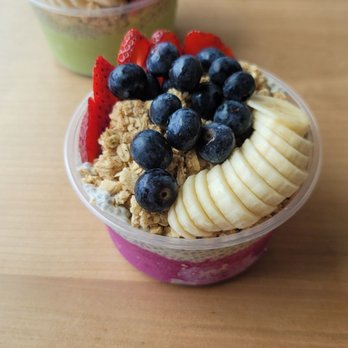 Pur Bowls - Dragon fruit bowl - Acai Bowls Near Me - Carson, California Pur Bowls - Dragon fruit bowl - Acai Bowls Near Me - Carson, California
